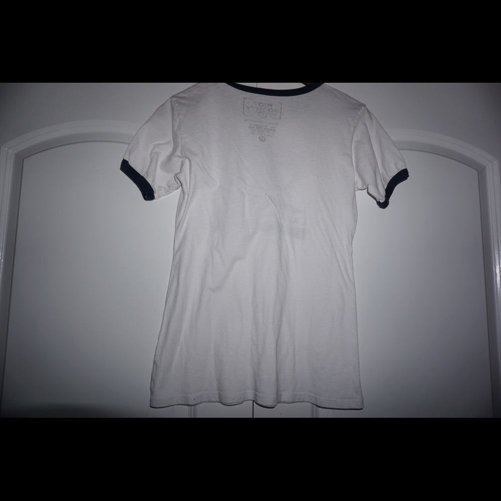 Shirt - Picture 2 of 3